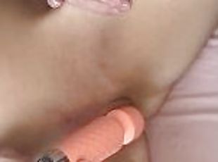 clitoris, masturbare-masturbation, orgasm, pasarica, bunaciuni, adolescenta, jucarie, masaj, inger, uda