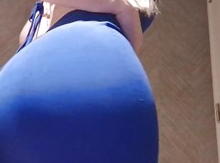 Dutch thicc pawg high class escort Jana De Vries in sexy tight blue...