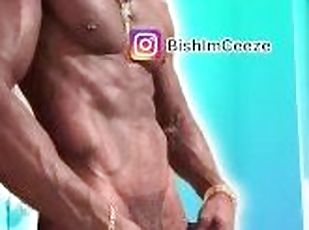 mandi, besar-huge, besar-sekali, puting-payudara, berkulit-hitam, penis-besar, hitam, ditindik, mandi-shower, tato