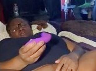 clítoris, orgasmo, squirting, amateur, negra-ebony, juguete, regordeta, a-solas, tatuaje, chupando